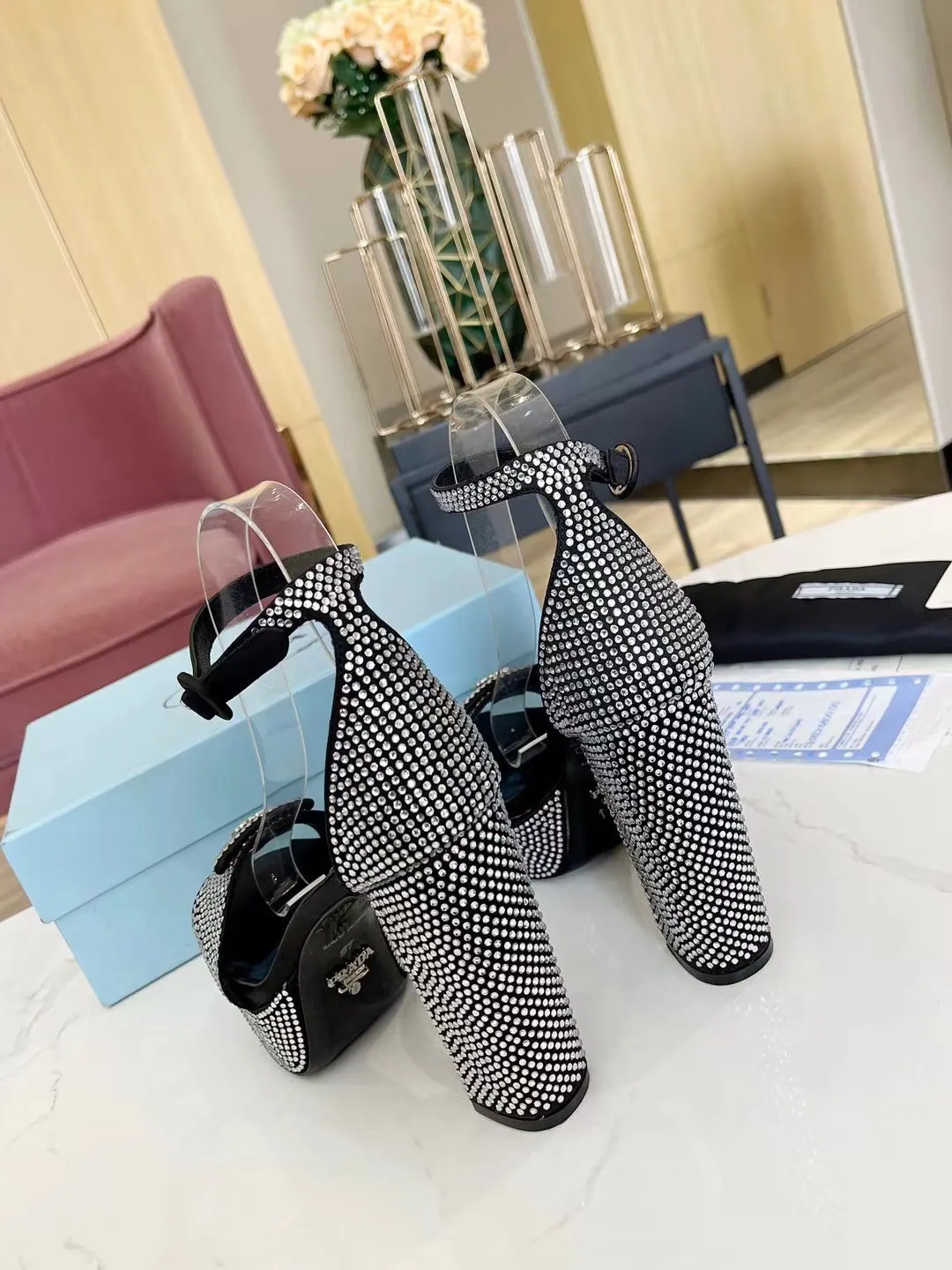 👟👟Ex-factory price 600👟👟 (imitation leather bottom-20) 👉New arrival👈Remove the original board and make a 1:1 replica‼ ️The highest version ✅ Prada's early spring catwalk hot style 😘The latest spring model Thick heel water platform rhinestone series (genuine leather outsole) (simulated leather sole) A must-have for goddesses The upper and the feet are super beautiful 👉The upper is made of imported open-edge beaded cowhide, soft and textured, lining + foot pads, imported sheepskin, breathable and comfortable, private model water platform, heel platform 3.5M, heel height 11.5M Code number 35M-39M (34 40 414243 (custom-made, non-refundable and non-exchangeable)